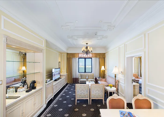 Harbourview Hotel