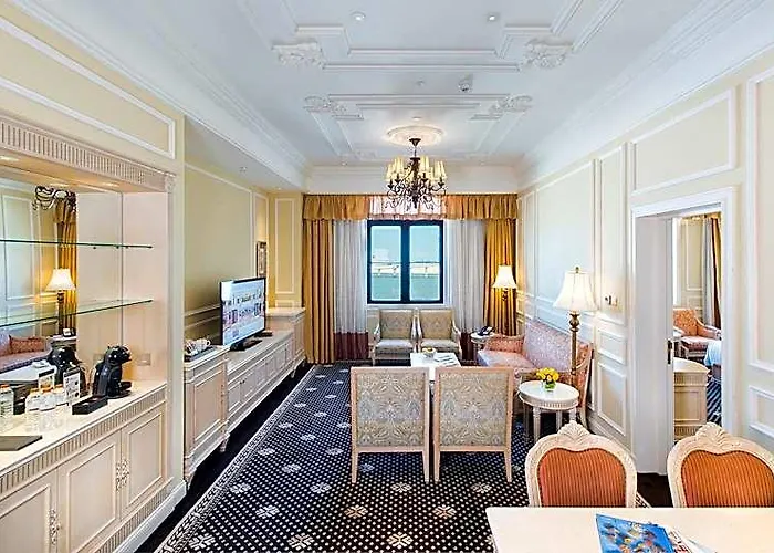 Hotel Harbourview